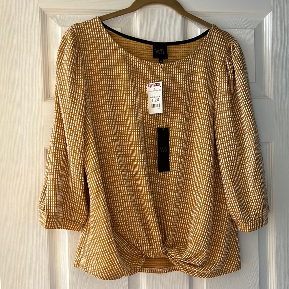 NWT W5 top, size XL
